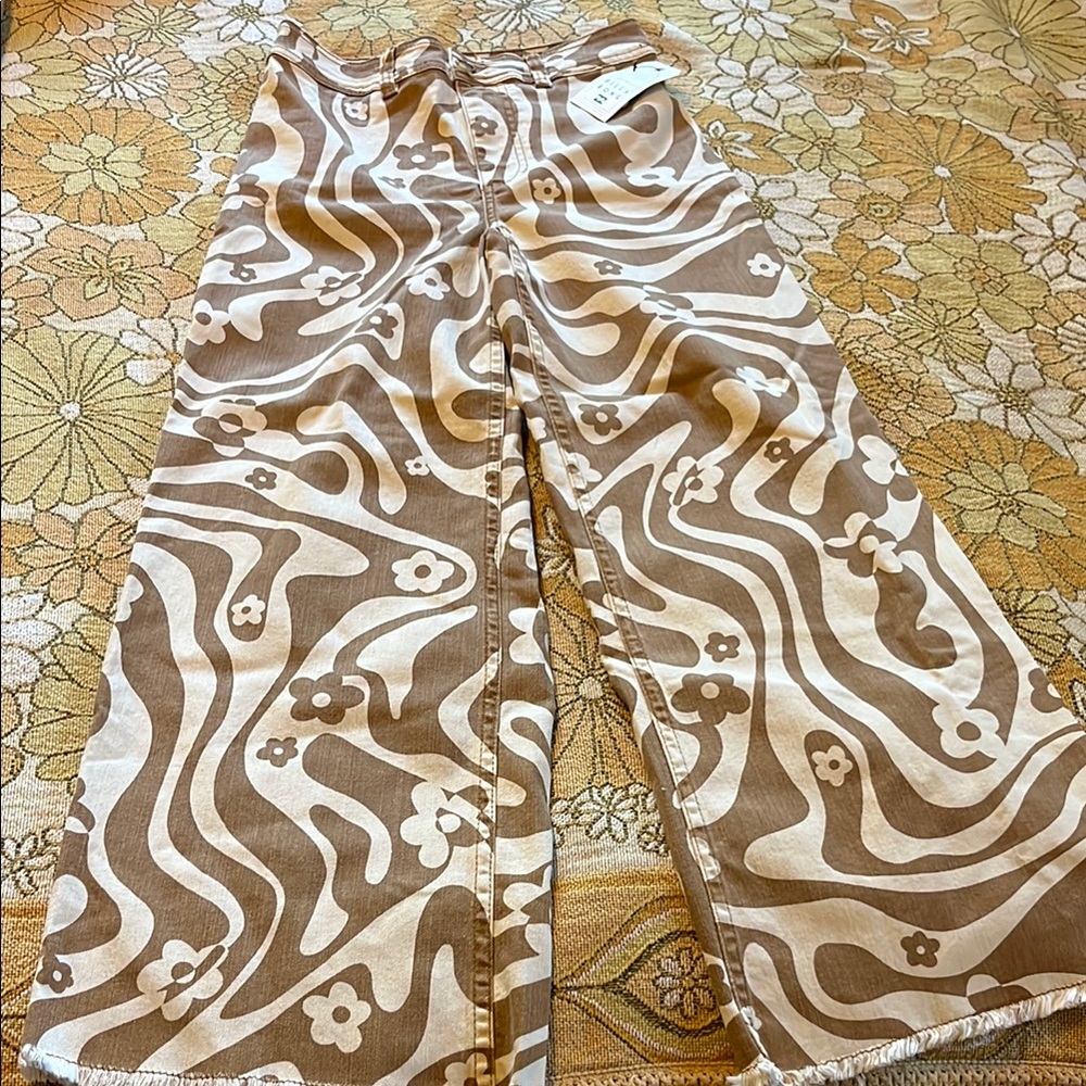 BILLABONG highwaisted groovy flower brown and cream pants